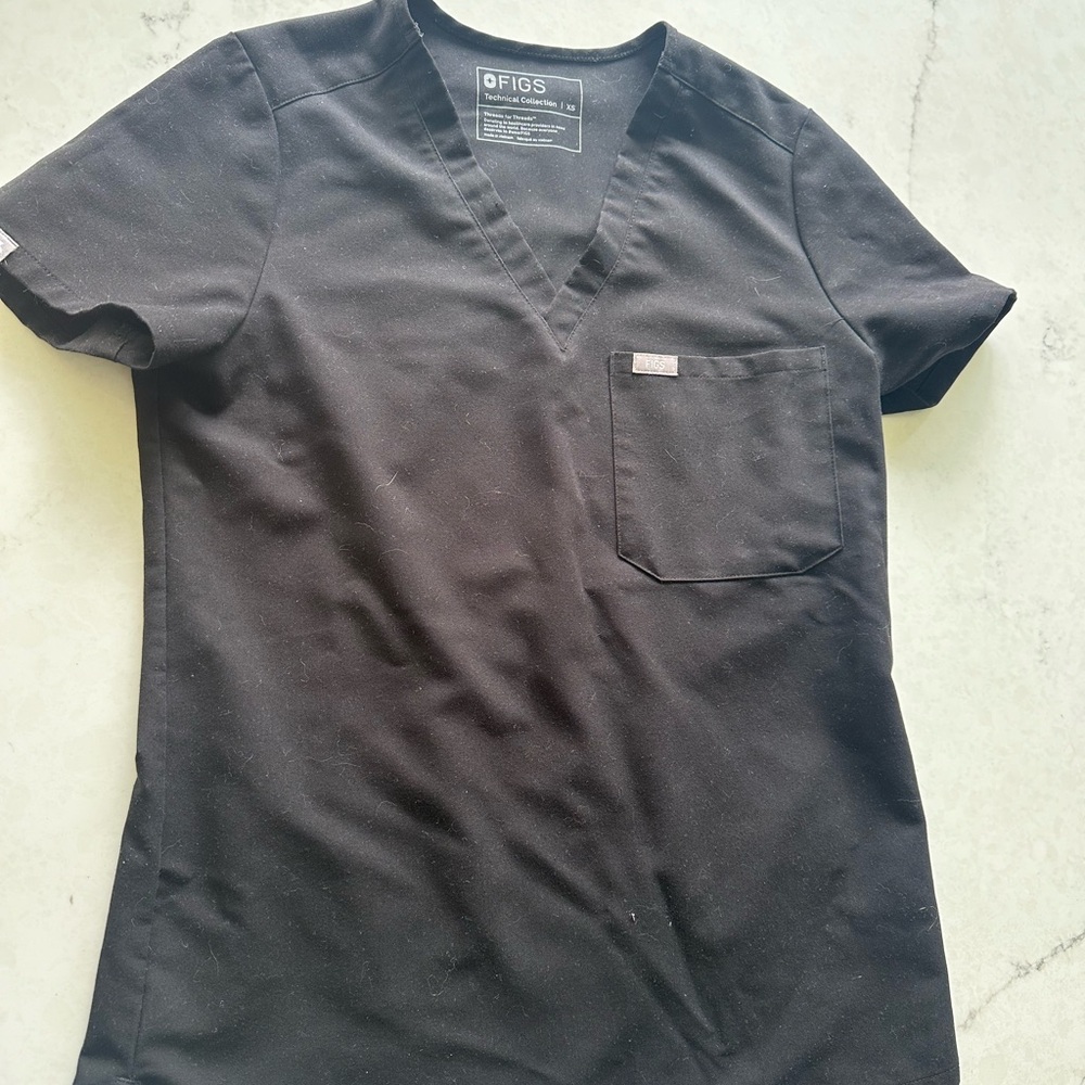 Figs Black Catarina 1 pocket top